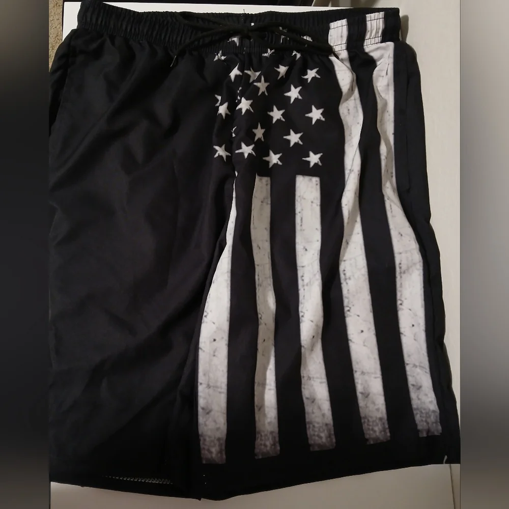 Men's American Flag Black &‎ White Swim Trunks